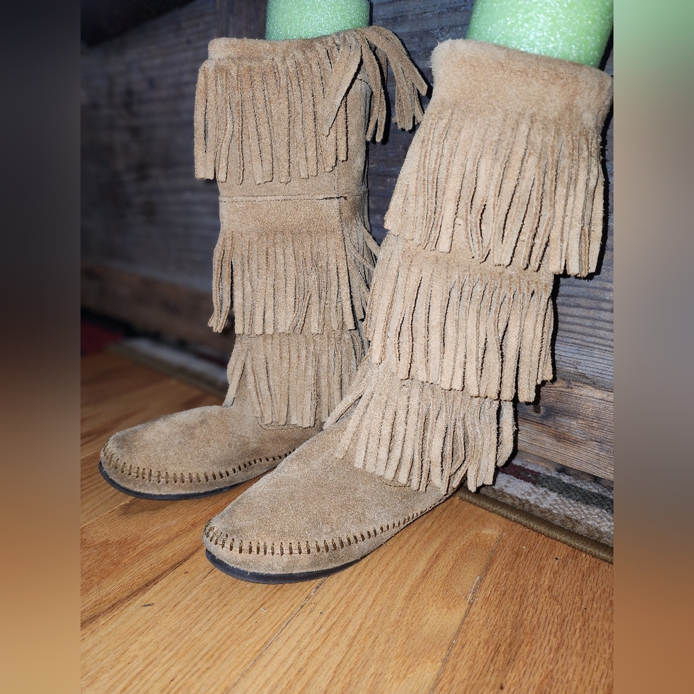 Minnetonka Tan Fringe Moccasin Boots